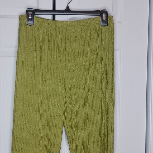 Wild Fable High Waisted Ribbed Flare Leg Pants Sz Medium - Picture 5 of 7